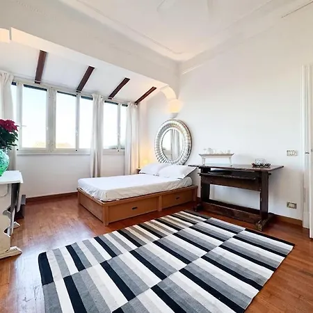 アパート Maison Taro Penthouse With Terrace ローマ