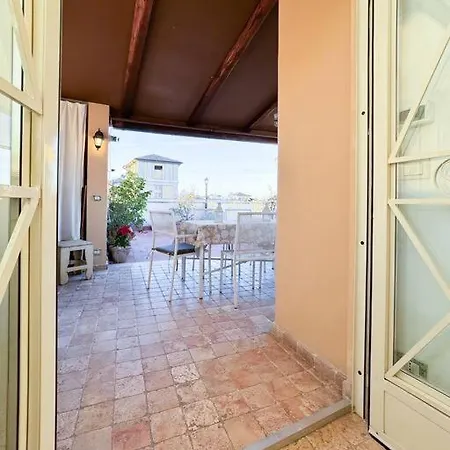 アパート Maison Taro Penthouse With Terrace ローマ